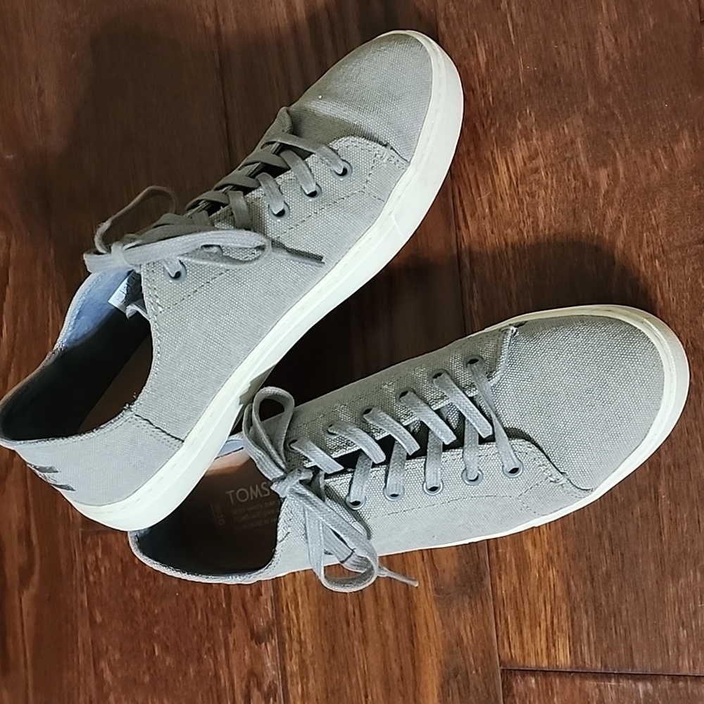 Women's Toms
